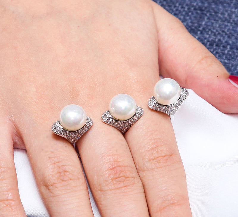 Three Pearl Three Finger Ring