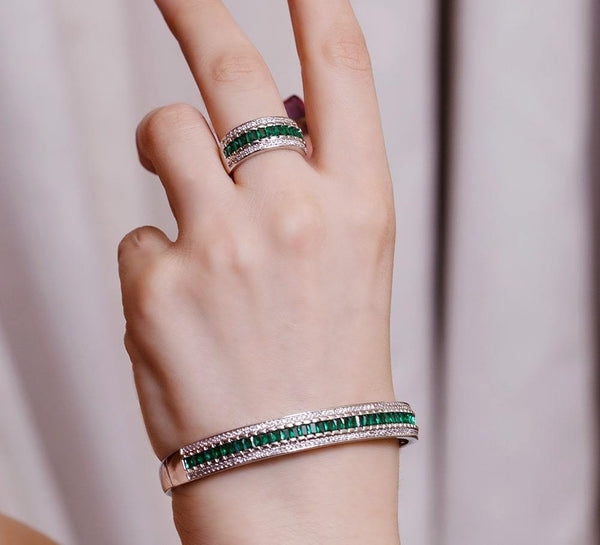 Enticing Emerald Bracelet with Free Ring
