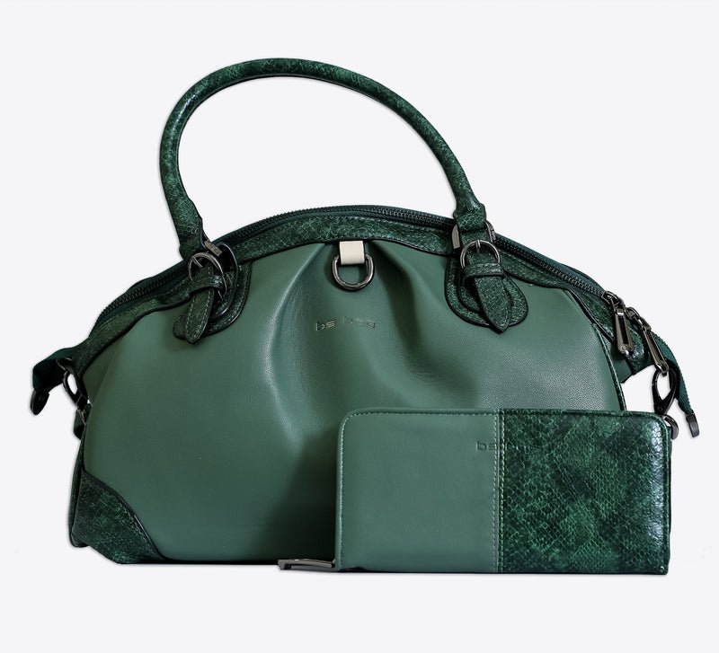 Women Handbag is now compulsory for even a woman when she has to go out. Don't forget to check Mahroze Handbags, Shoulder Bags and Clutches. Mahroze provides high-quality leather women handbags online in Pakistan.