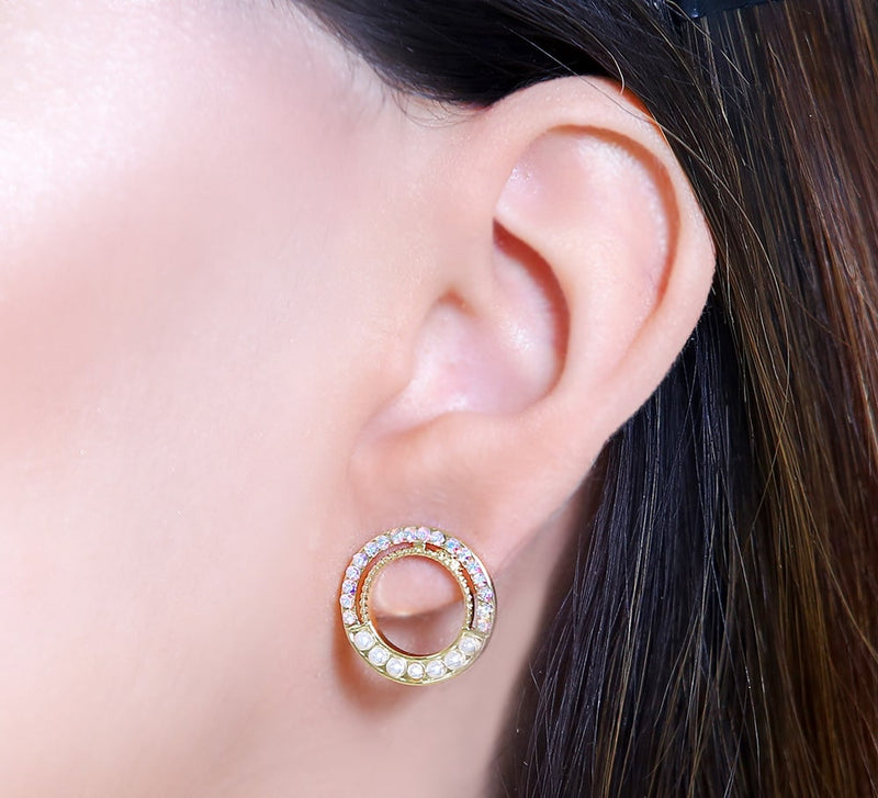 Sparkling Pearl Studs