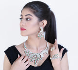 Exquisite Emerald Necklace Set